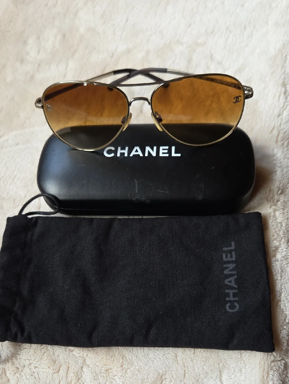CHANEL Aviator Sunglasses - Gold Frame with Brown Gradient Lenses (Light Weight)